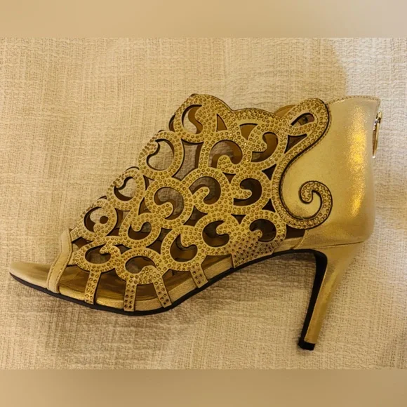 J. Renee Gold Lattice or Lace Patterned 3” Stiletto Heels Women’s Size 11 - Picture 6 of 7